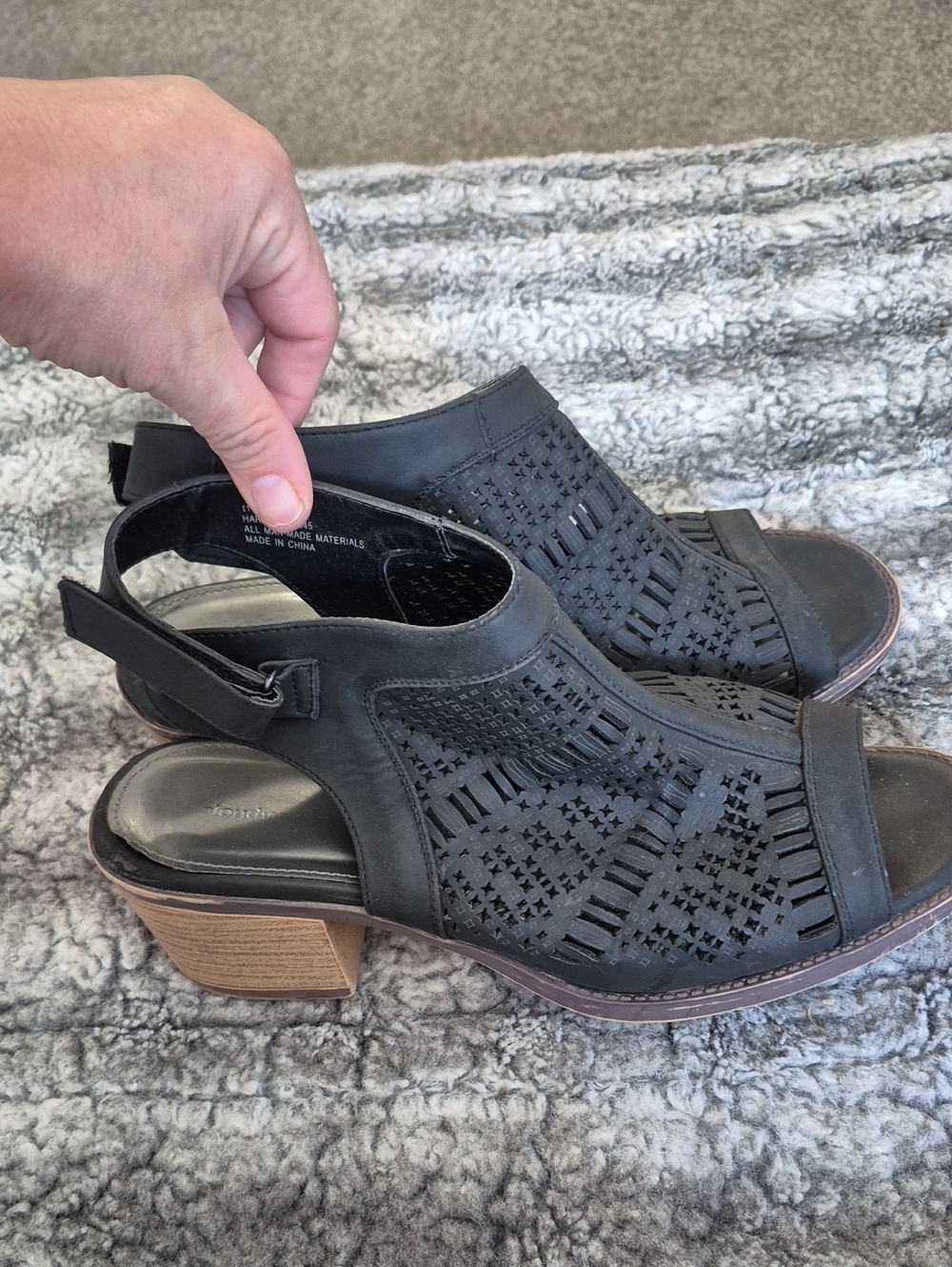 Cloudwalkers 🖤 Harper Black Cutout Slingback Heels Wood-Tone Block Heel
